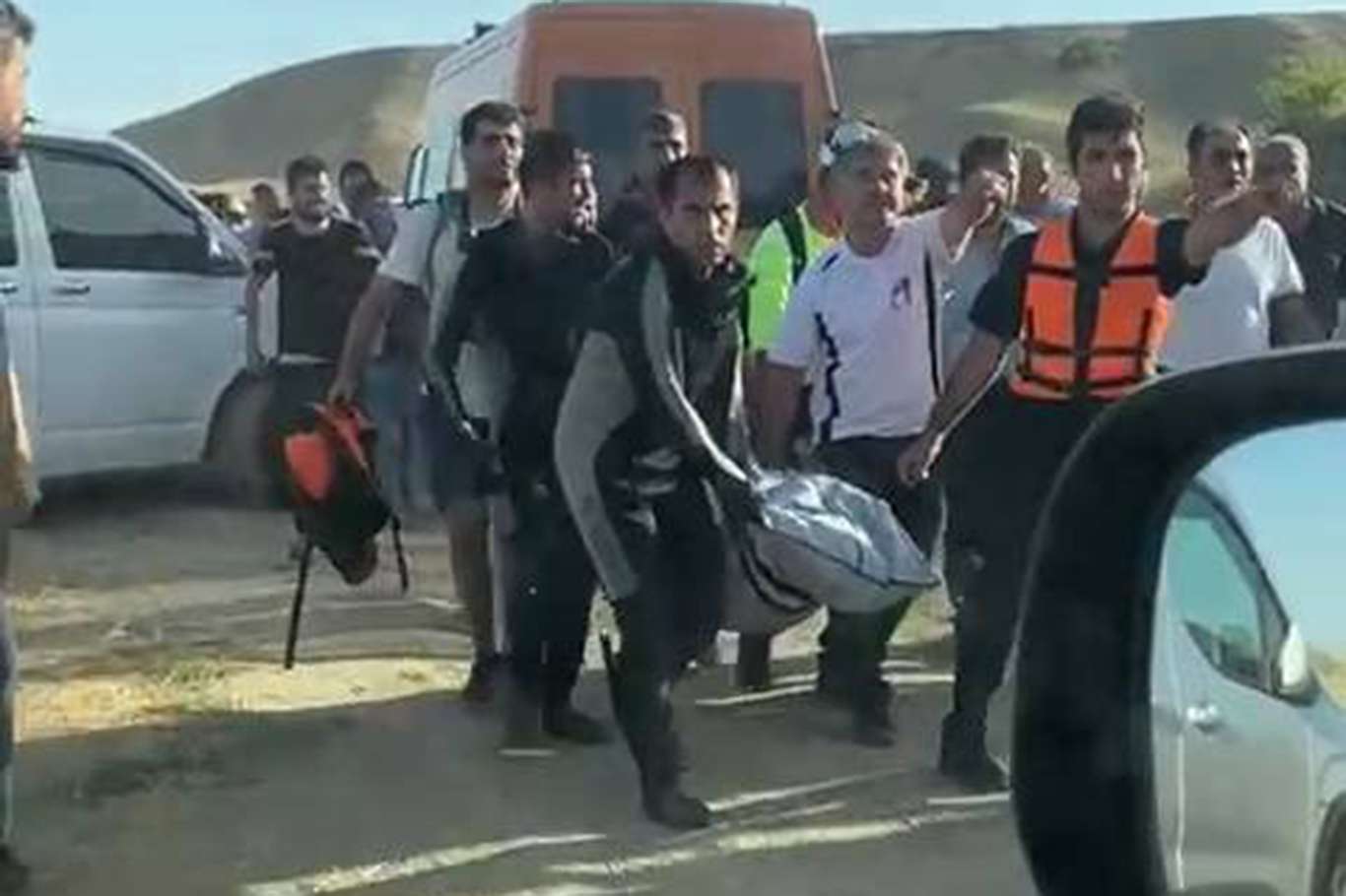 Serinlemek için sulama kanalına giren genç boğuldu